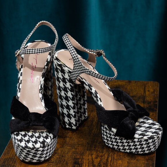 Betsey Johnson Melanni Houndstooth Heels Size 9 - Picture 6 of 7